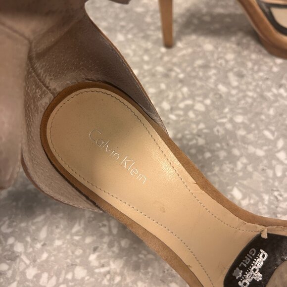 Calvin Klein Vivian Suede Platform Sandals, Taupe, Women’s Size 9.5, Gently Worn - Picture 6 of 8